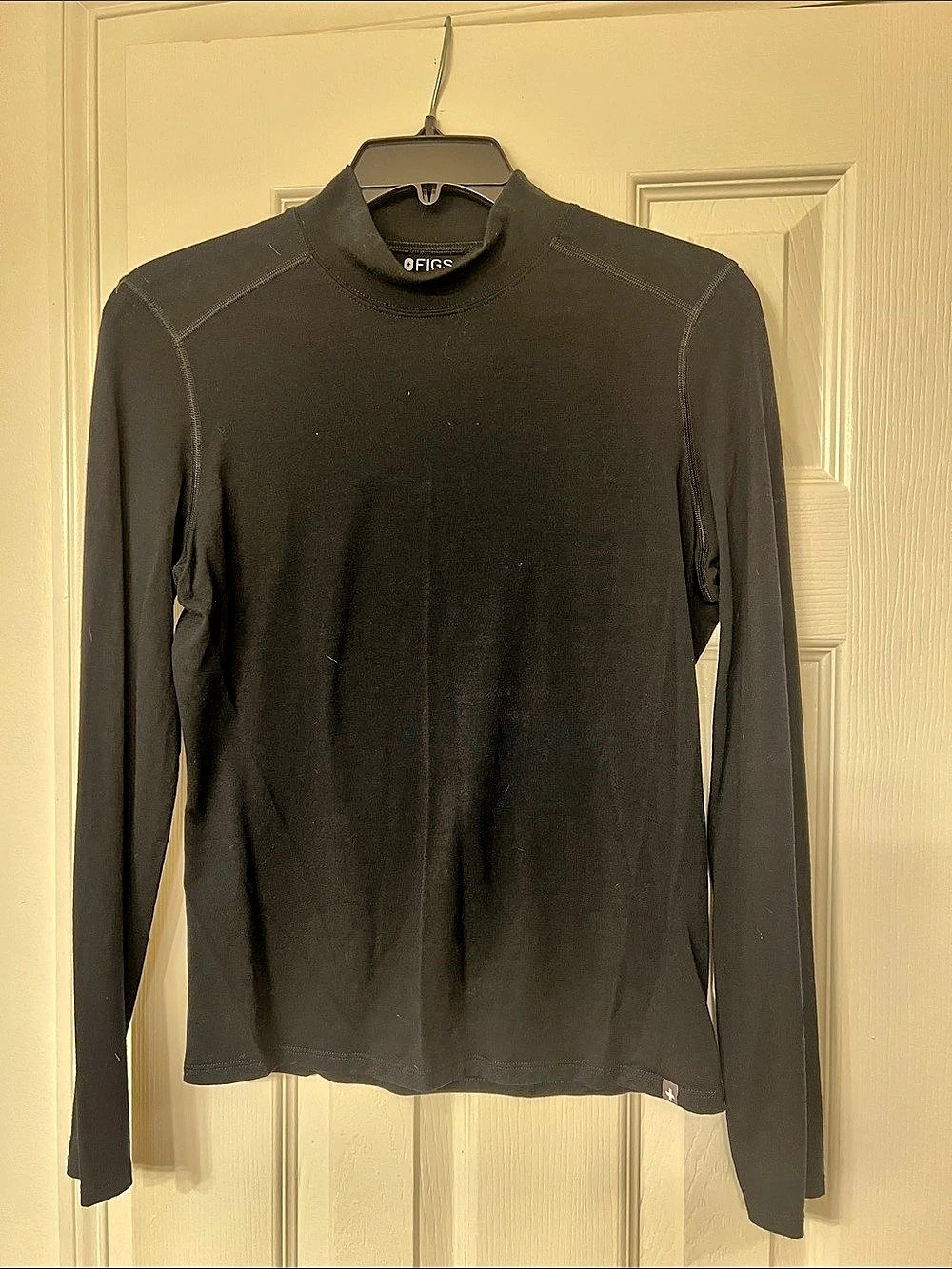 FIGS W20KW1014 Merino Wool Long Sleeve in Black Size Small
